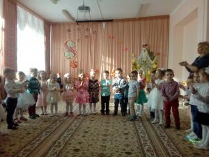 Поздравление для мам и бабушек от группы Солнышко